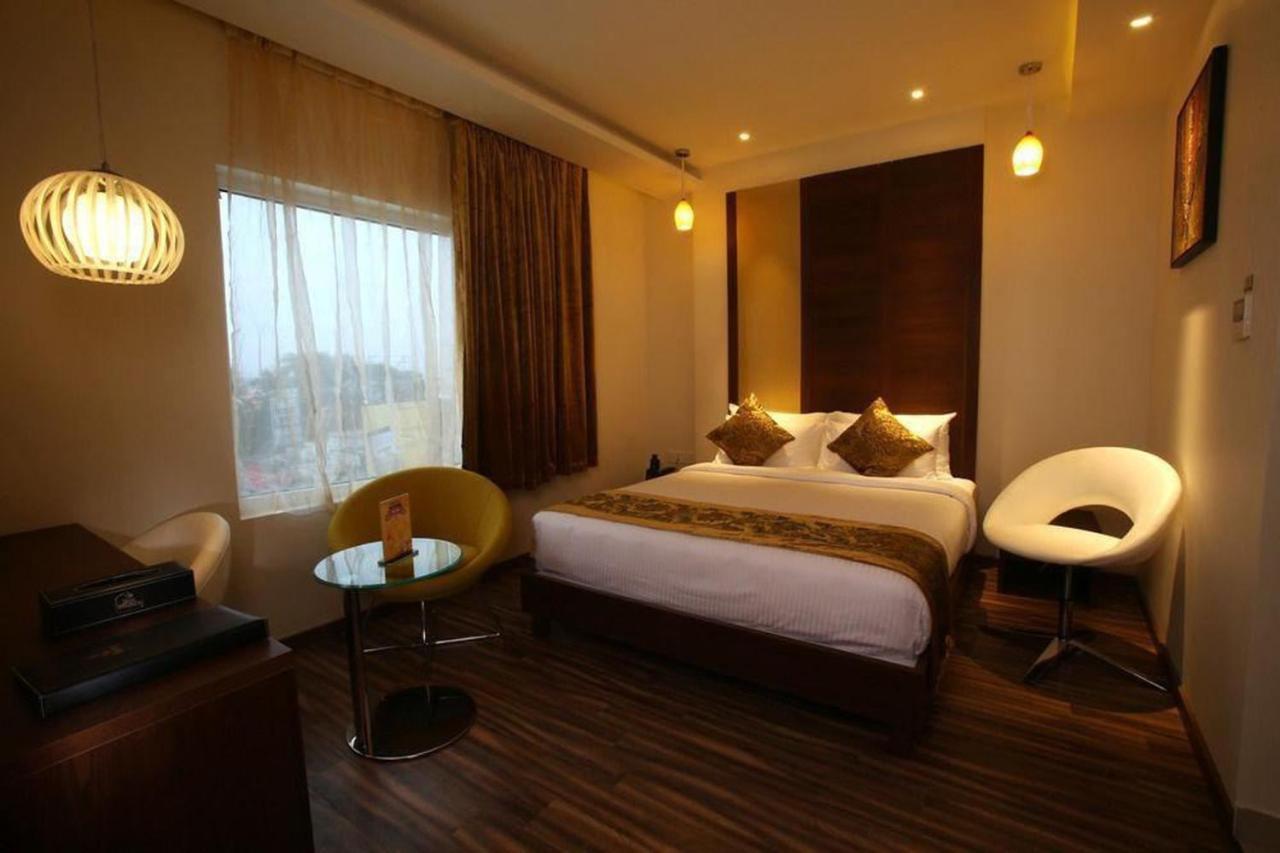 Jagadish Brigade Hotel Bangalore Dış mekan fotoğraf