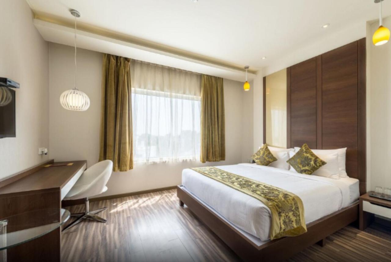 Jagadish Brigade Hotel Bangalore Dış mekan fotoğraf